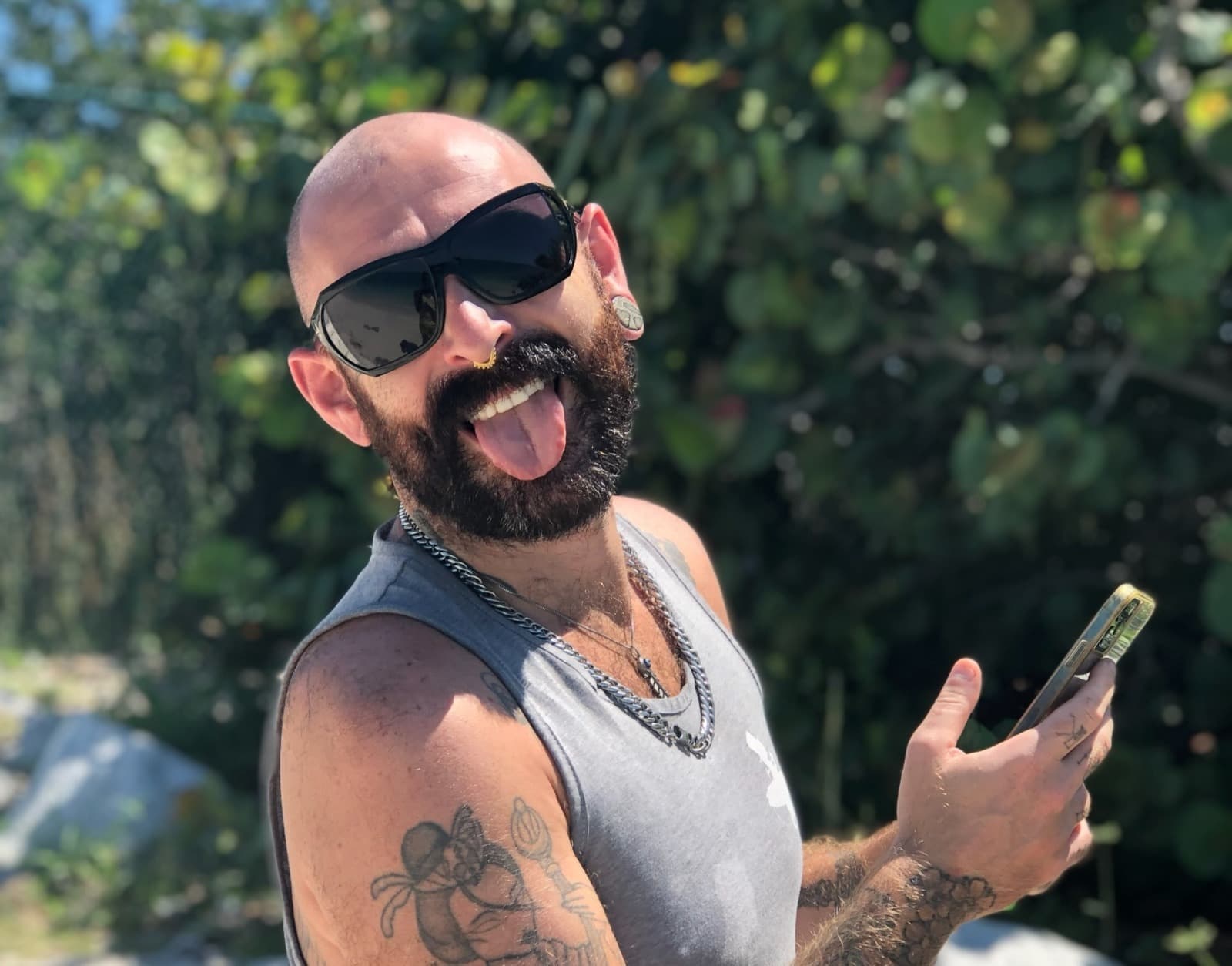 Lee S.: Irish hairstylist with work permit deported by ICE, piercings removed without consent