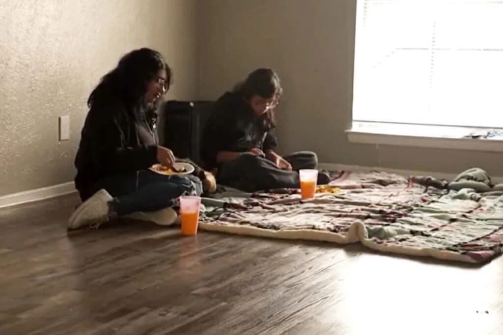 U.S. citizen teen raises younger sister alone after parents deported to Honduras