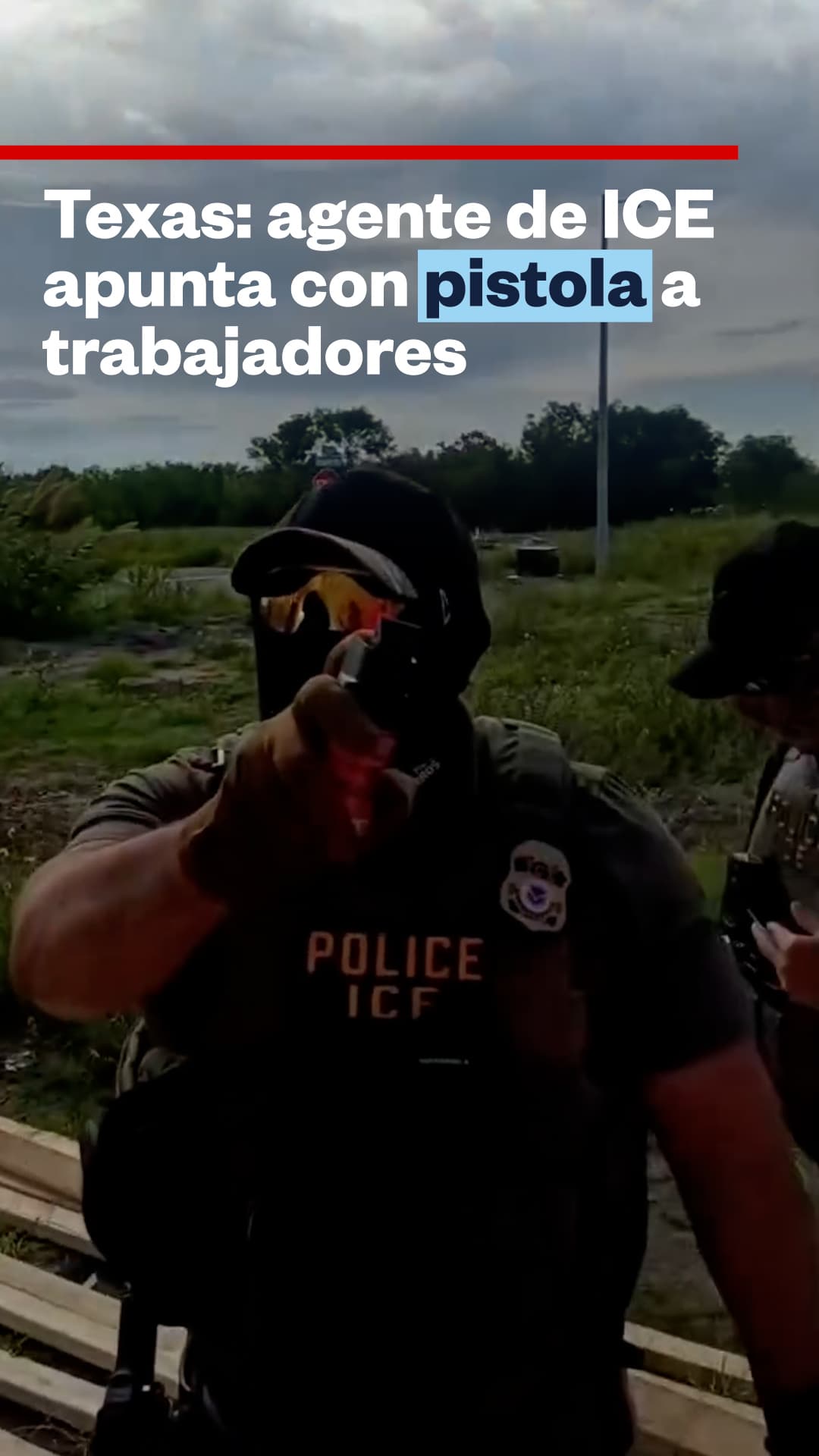 ICE agent points pistol at workers during Texas workplace raid