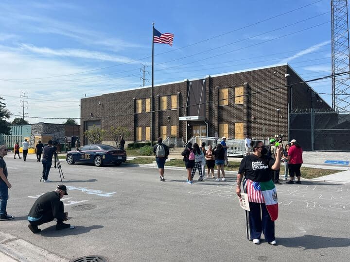 Congressional candidates teargassed at Broadview ICE protest