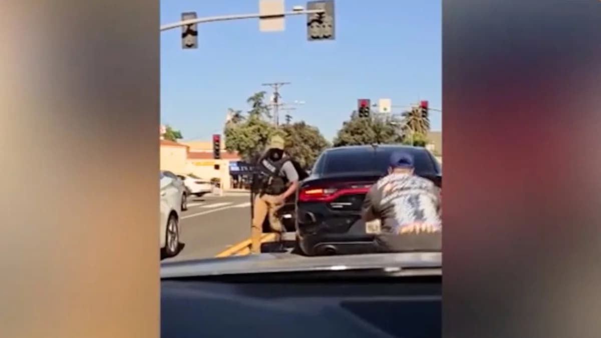 Plainclothes federal agent draws gun on man at stoplight in Pasadena