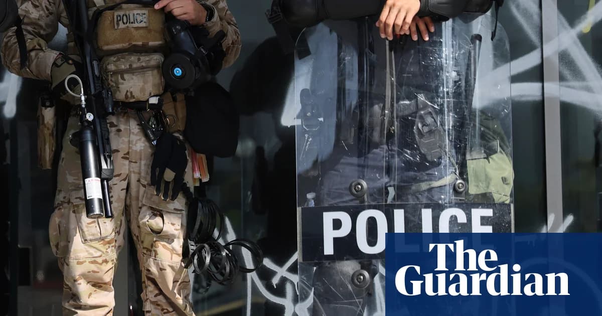 Jenny R.: U.S. citizen mother, children inside as federal agents blast Huntington Park door