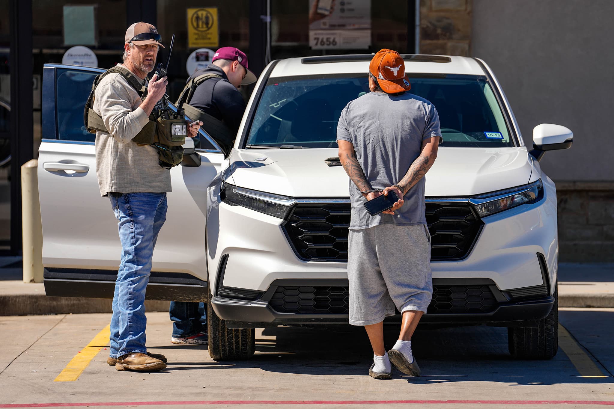 Week-long ICE raids sweep California's Central Valley, farmworkers detained
